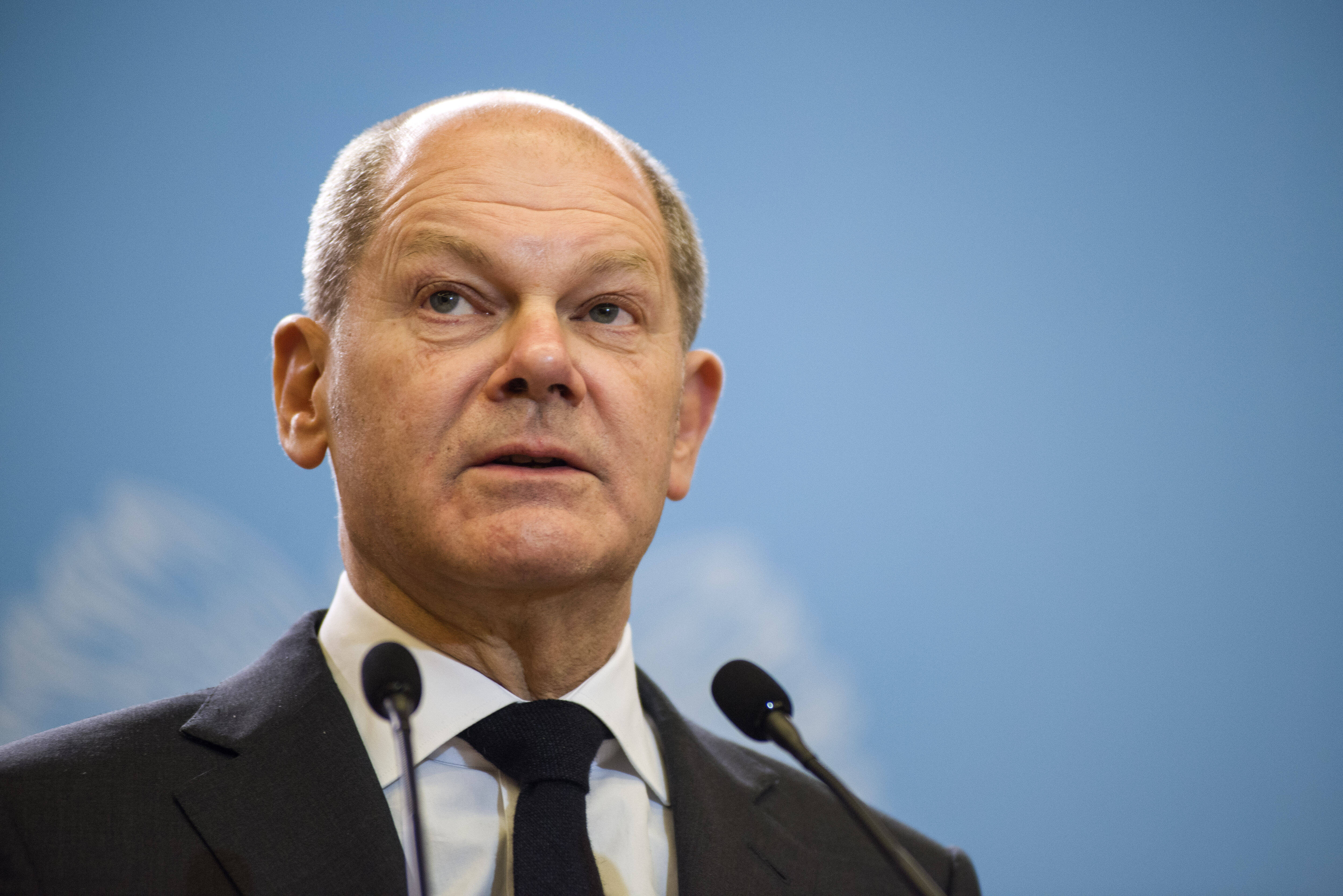 Rentenkürzung! Deutschland in der Schuldenfalle - kürzt die Regierung jetzt die Renten?