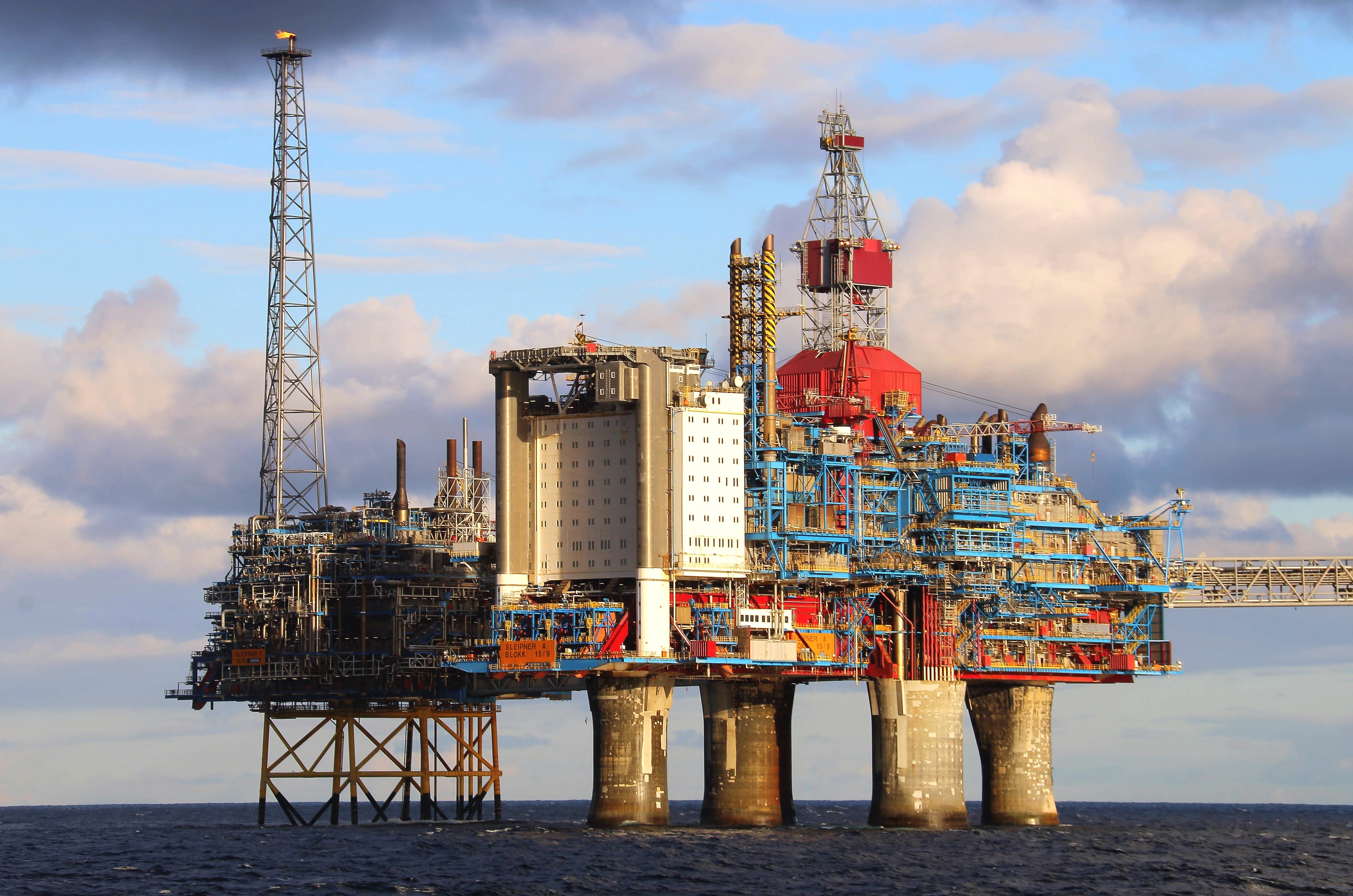 Angriff auf Öhlbohrplattformen! Kämpfe im Schwarzen Meer zwischen Russen und Ukrainern!