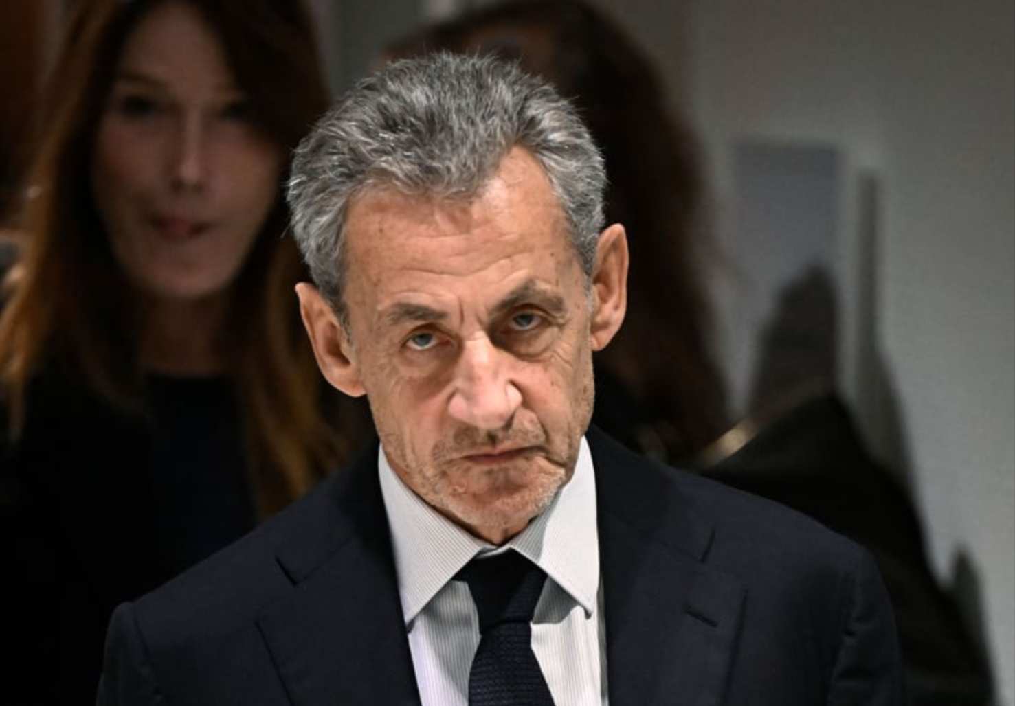 Sarkozy doit passer plus de temps en prison - nouvelles peines confirmées !