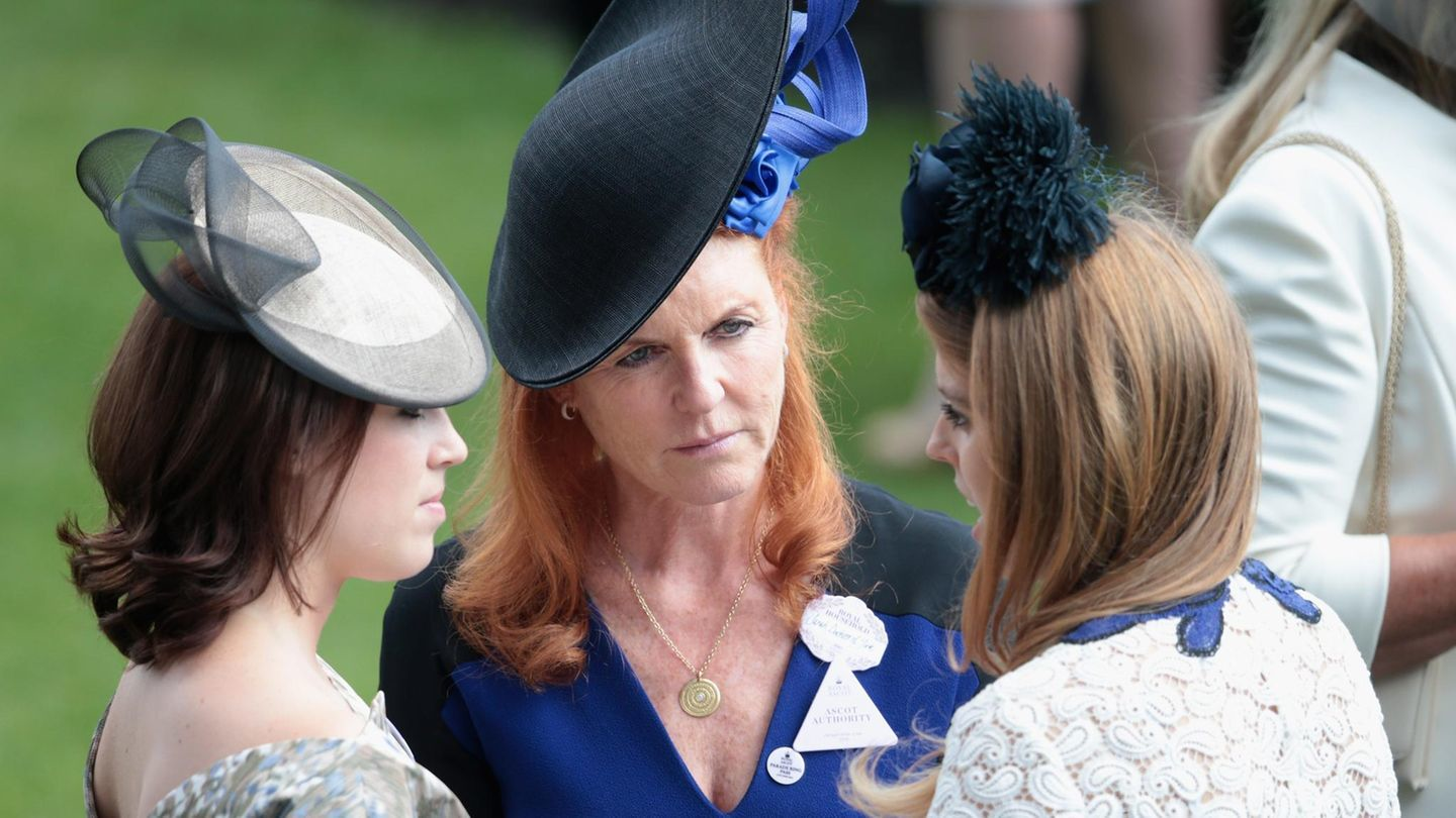 Emails prove: Beatrice has been advising Fergie on the Epstein case for years!