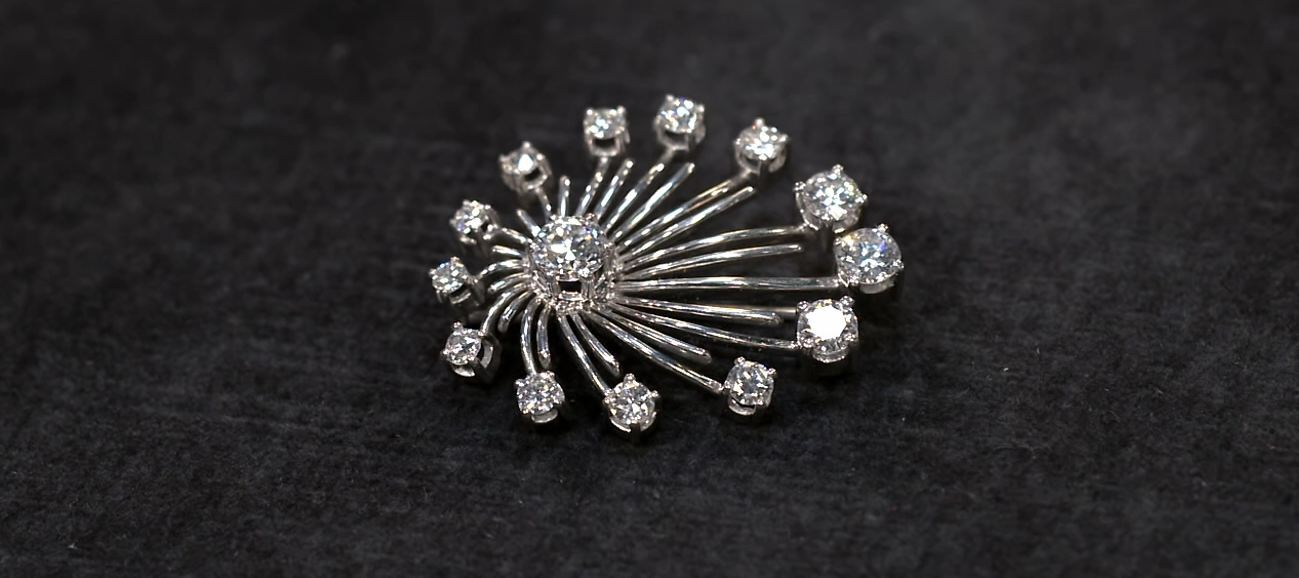 Funkenflug bei „Bares für Rares“: Geheimnisvolle Brosche löst Händler-Schlacht aus