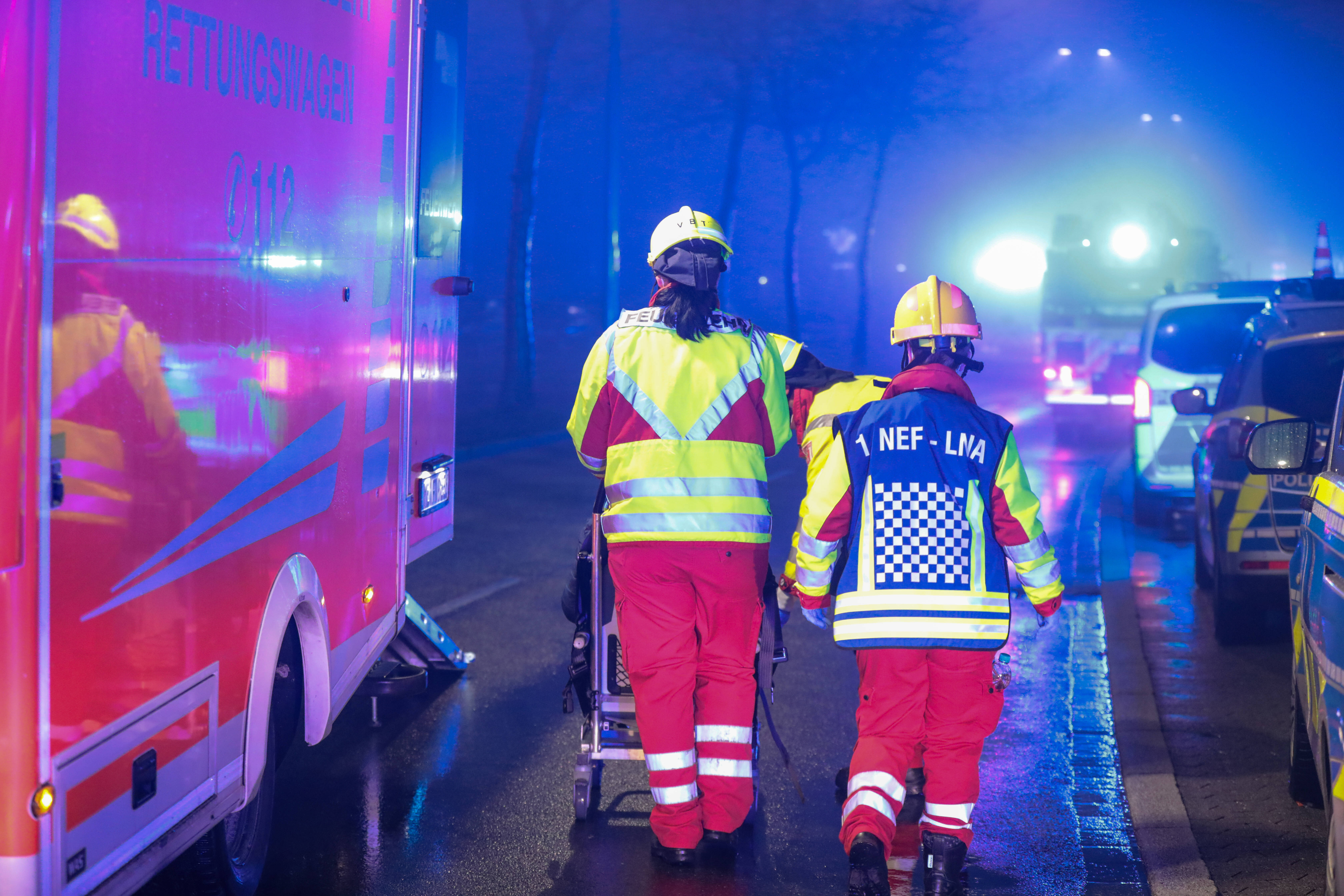 Schweres Zugunglück am Morgen - Radfahrer stirbt nach Kollision mit Regionalbahn!