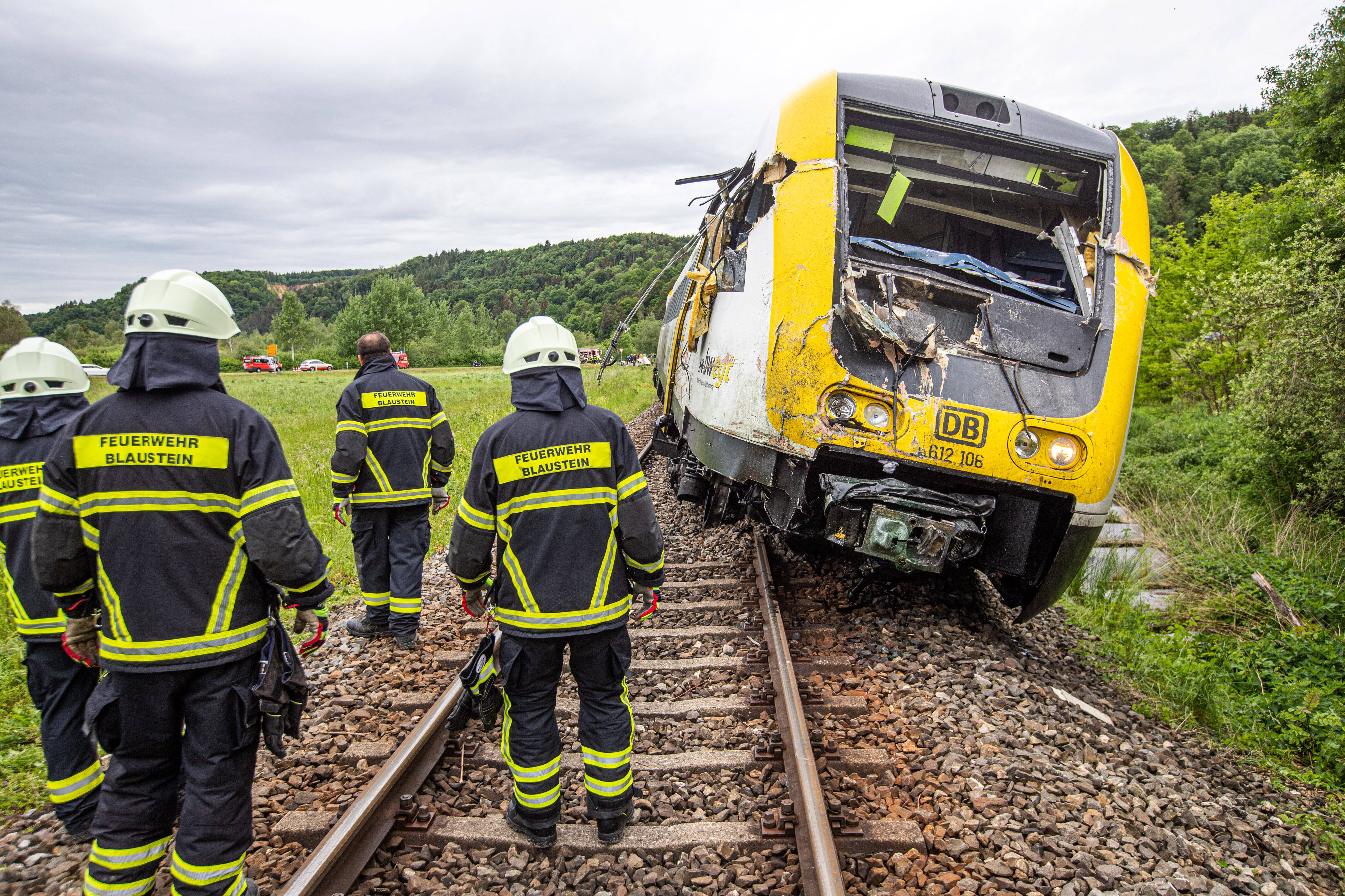 Schüler auf Schulweg vom Lastwagen überfahren - der Junge hatte Grün! Schlimmer Verkehrsunfall