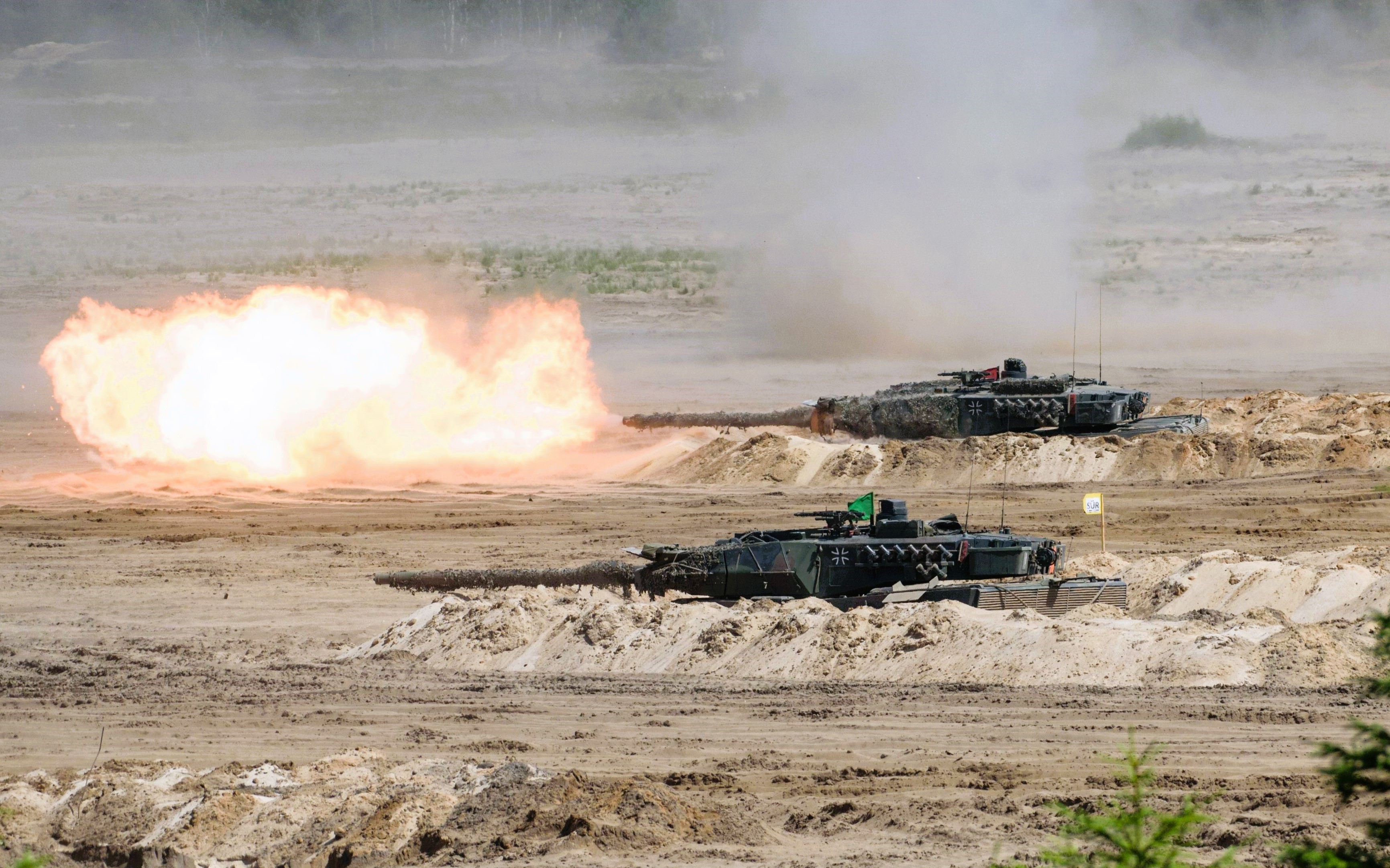 Jetzt nimmt die NATO Putin in die Zange - mittlerweile fast 300.000 Mann an Russlands Grenzen