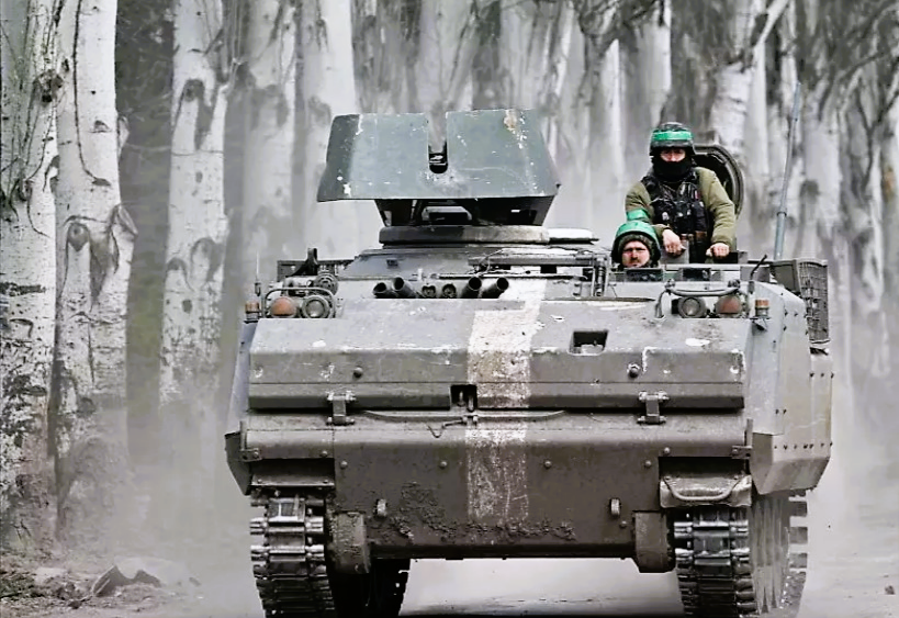 Russische Luftlandtruppen greifen Bachmut an und flankieren die Wagner-Söldner!