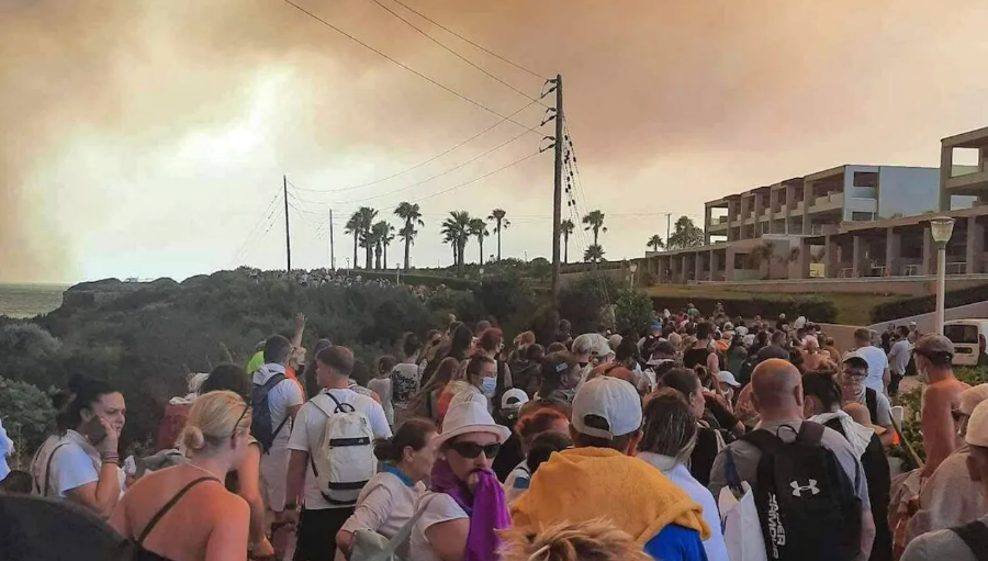 Katastrophe auf Rhodods - 46 neue Brände! Insel wird teilweise Evakuiert - Zehntausende Touristen auf der Flucht!