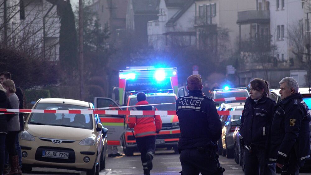 Eilmeldung! Müllwagen überrollt Radfahrerin - Sie hatte keine Überlebenschance. Tödlicher Unfall