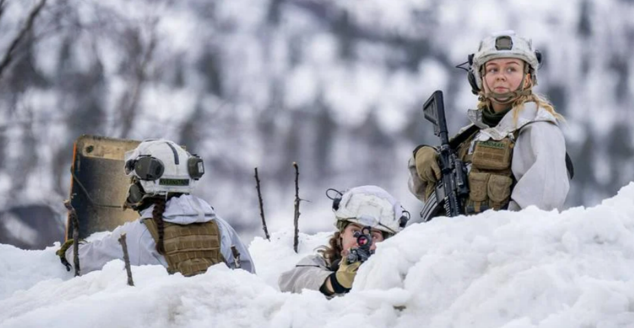 Deutsche Spezialeinheiten bei NATO-Manöver in der Arktis - Elite-Soldaten üben Kriegseinsatz gegen russische Truppen