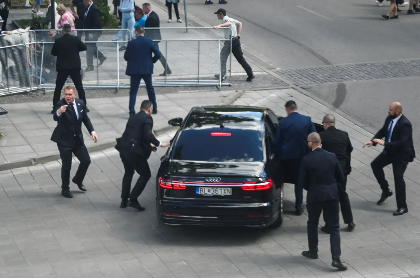Eilmeldung! Schüsse auf Premierminister der Slowakei! Politiker getroffen - Anschlag auf Premierminister!
