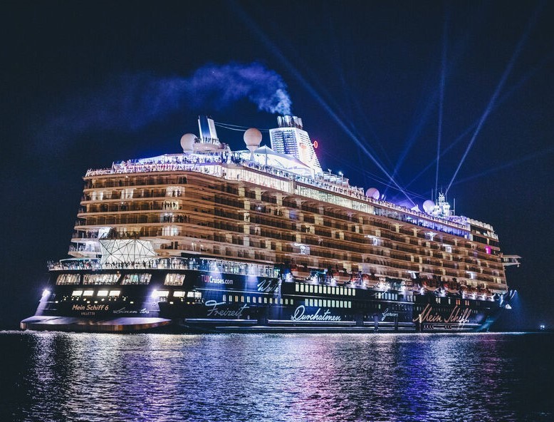 Unbelievable! Relaxing Bahamas Cruise Turns into Nightmare: Massive Brawl Forces Ship to Return to Port!