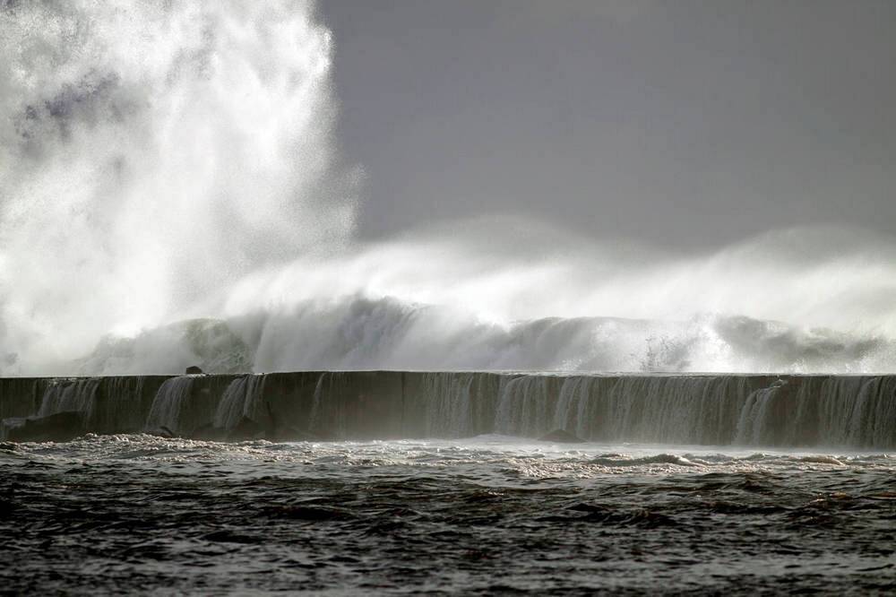 Massive Wavessweep Away Several Tourists! Spanish Vacation Island Turns into a Nightmare